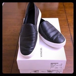 Vince Blair 5 Perforated Slip on, Black leather